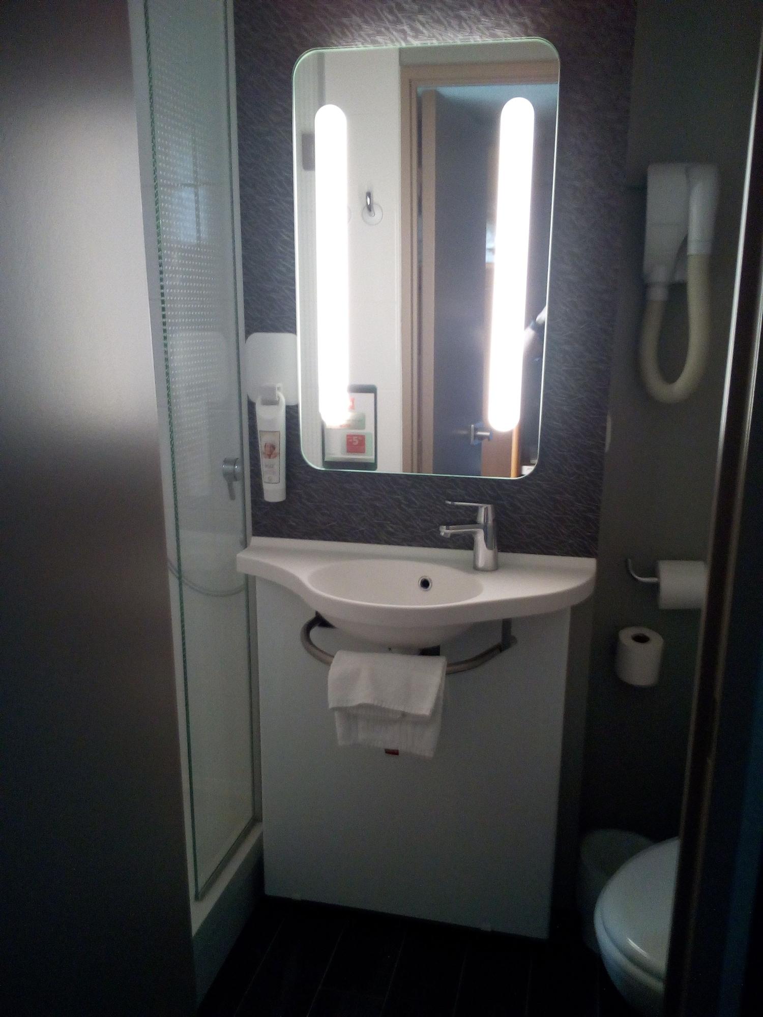 Ibis Carcassonne Centre - La Cite Hotel Luaran gambar
