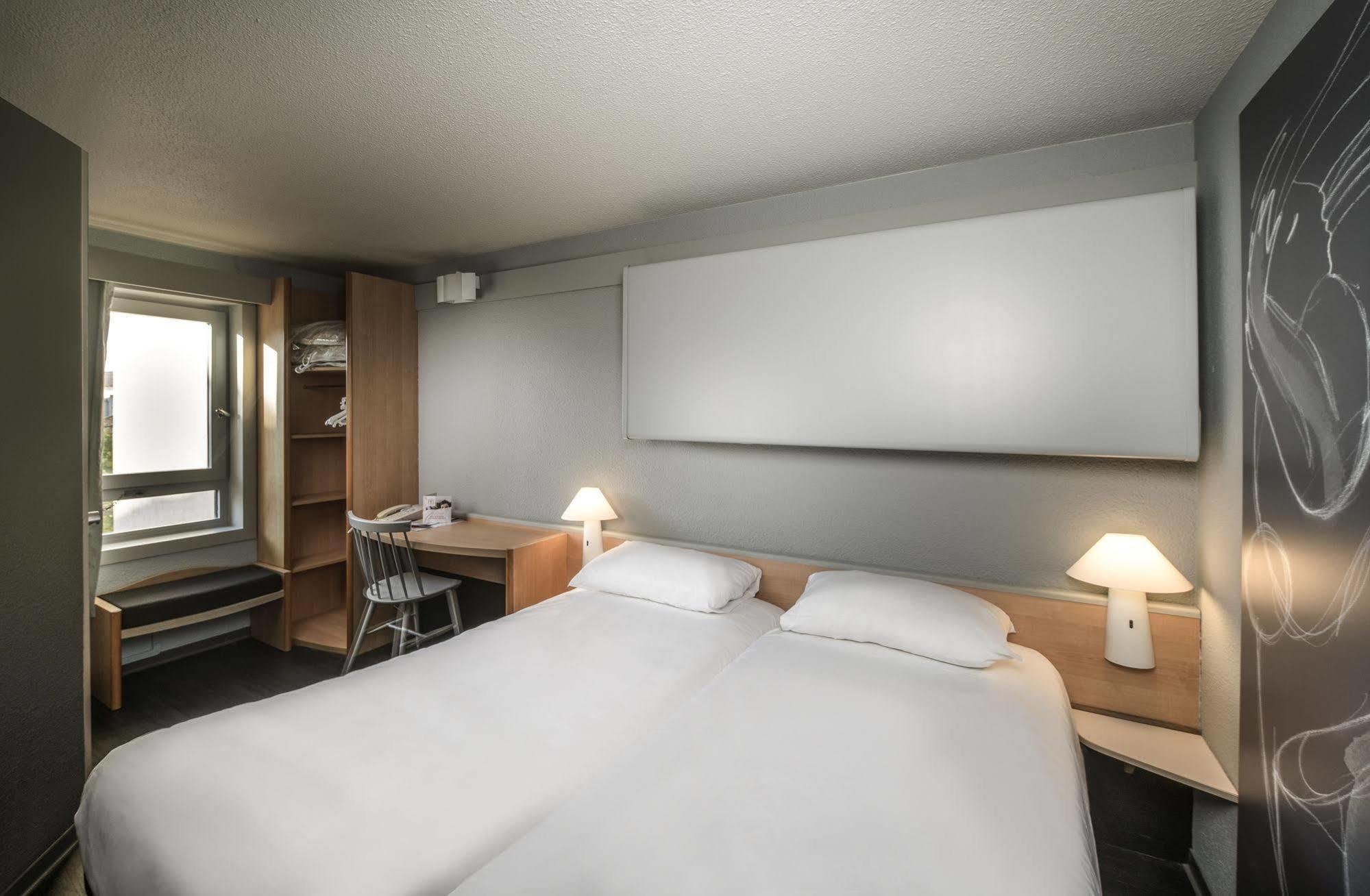 Ibis Carcassonne Centre - La Cite Hotel Luaran gambar